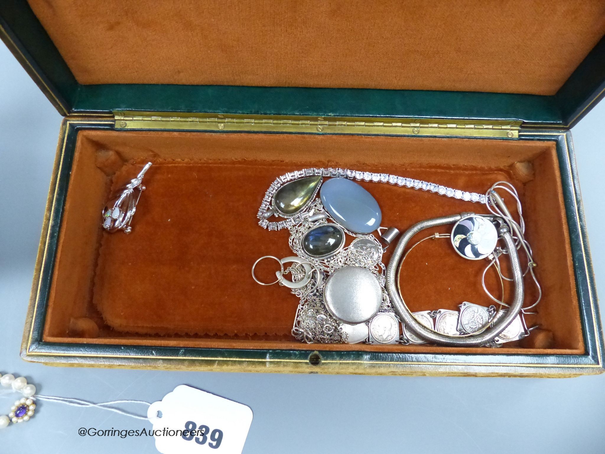 A pearl necklace with 9ct clasp together with silver costume jewellery in a leather Harrods jewellery box